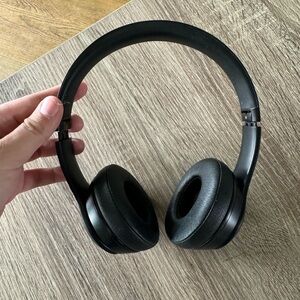 Beats Solo 3 Wireless Headphones